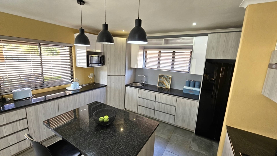 3 Bedroom Property for Sale in Melodie North West